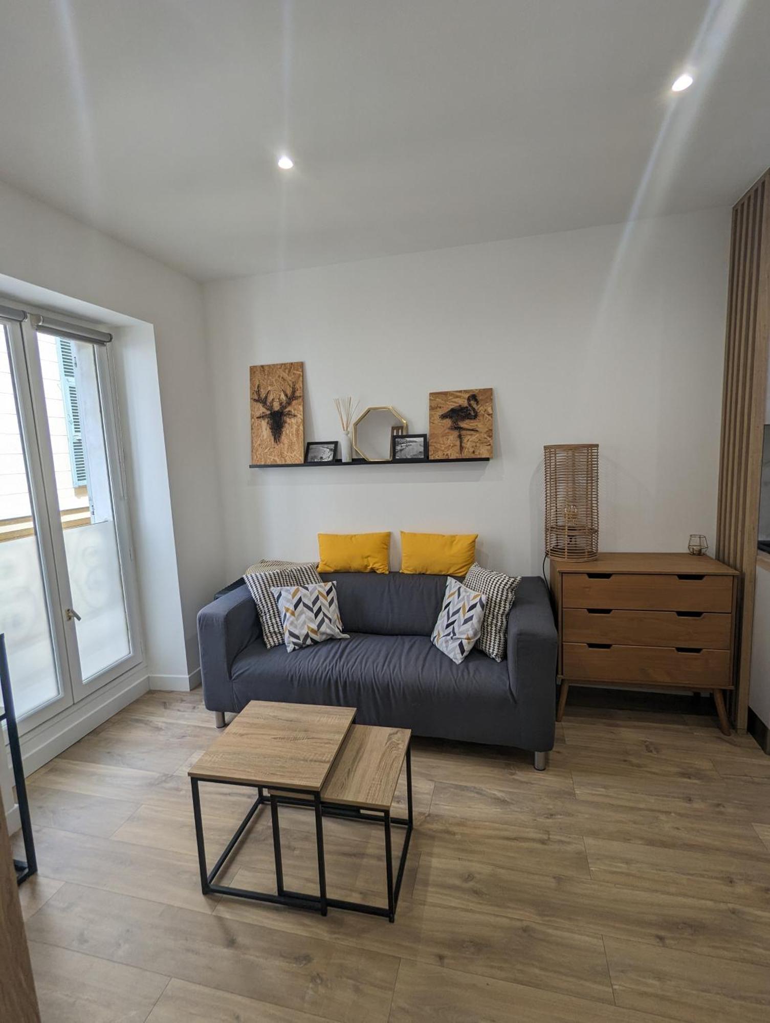 Carre D'or Apartment *